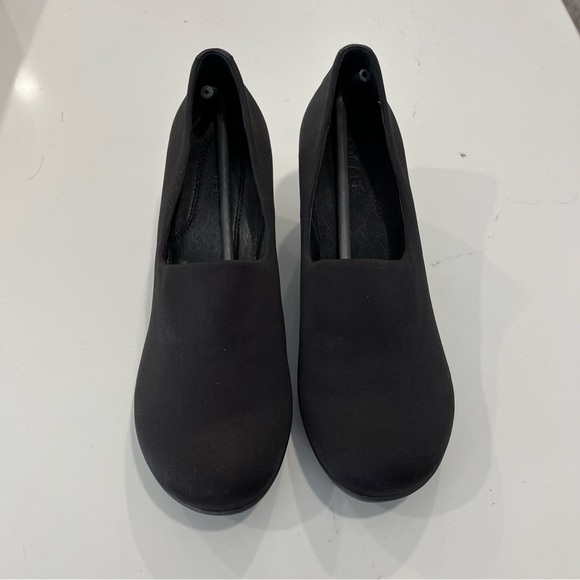 BNWT Locale black wedge shoe - Picture 3 of 5